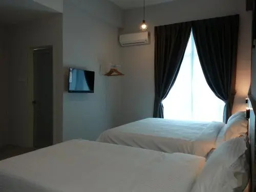 L Hotel