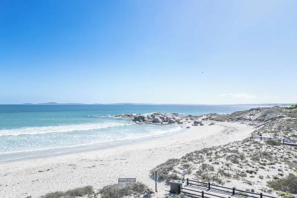 Charming Langebaan Holiday Home With Panoramic Views
