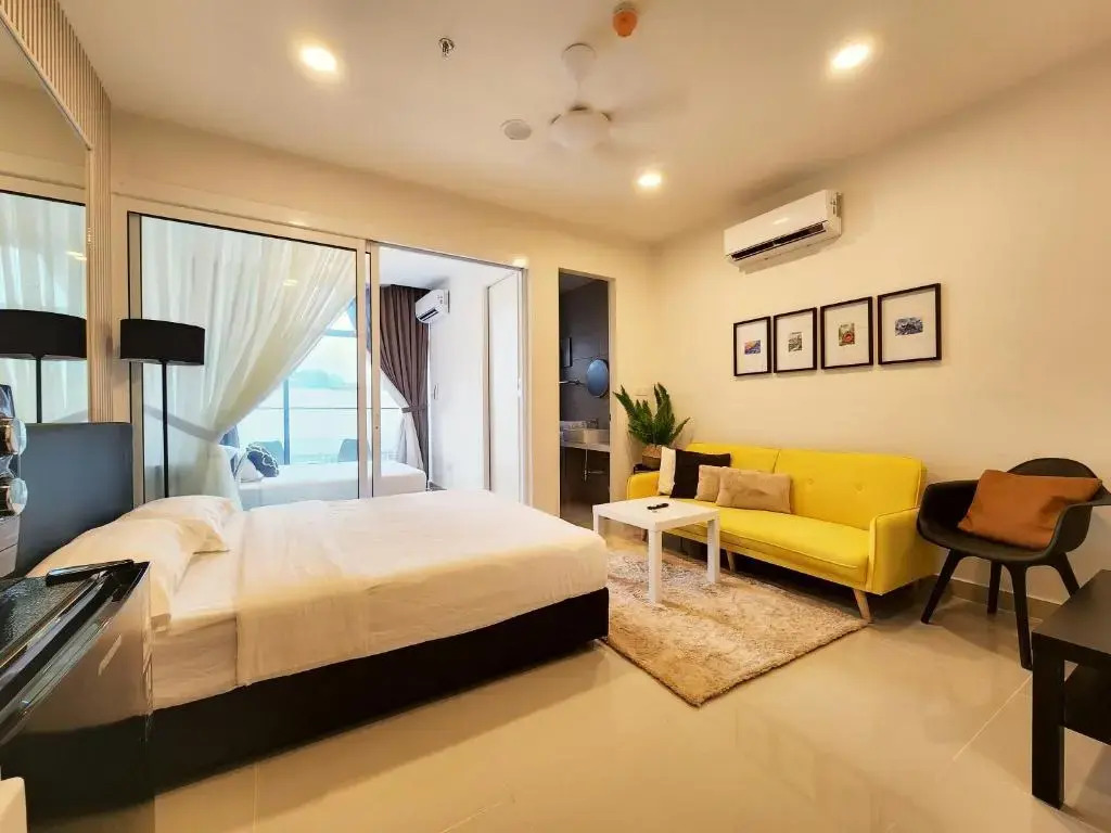 The Shore Cozy Homestay, Heart of KK City Centre