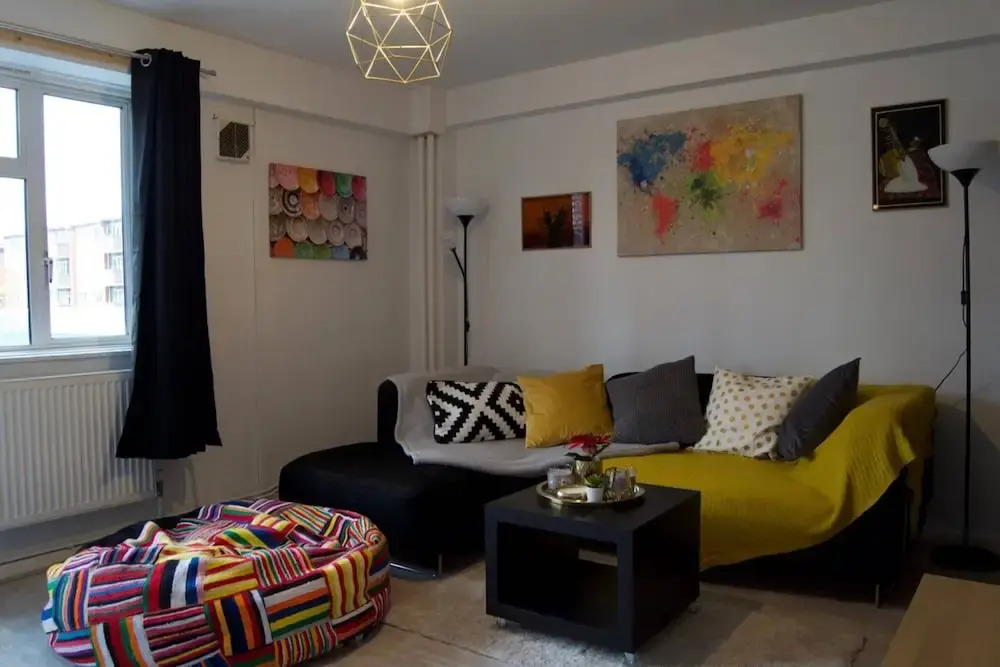 Modern 1 Bedroom in Shadwell With Balcony