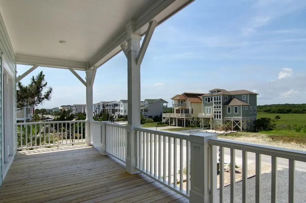Latitudes - 5 Br Home