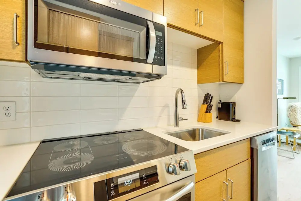 < 1/2 Mi to Downtown: Quiet Northfield Apartment