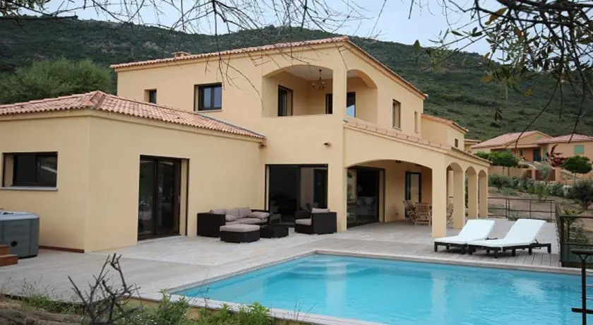 Villa piscine Sagone Paradise avec magnifique vue mer