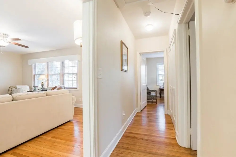Sewanee Ave, 22