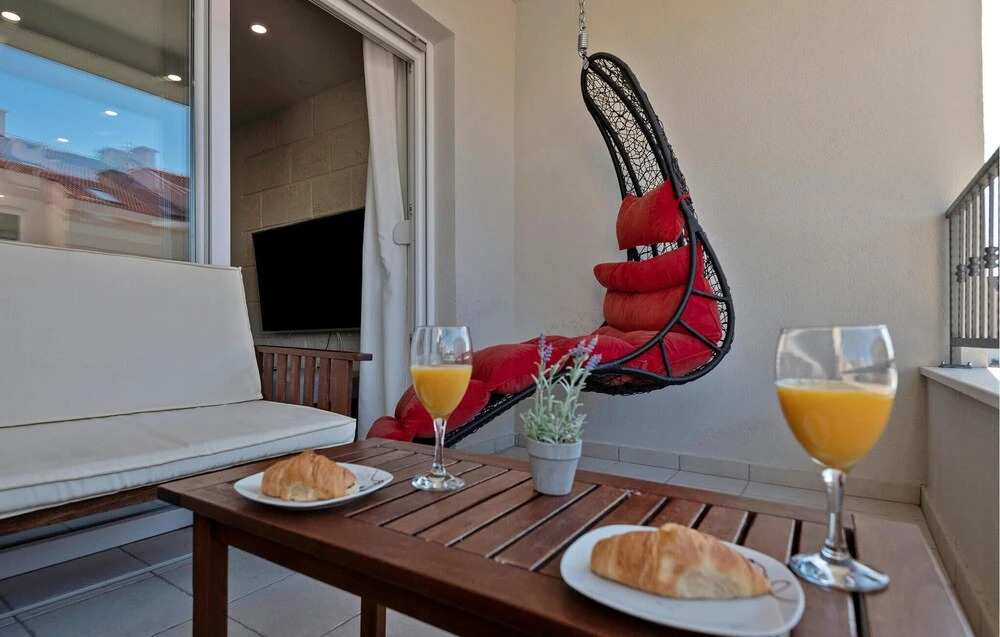 Awesome Apartment in Makarska With Wifi and 1 Bedrooms