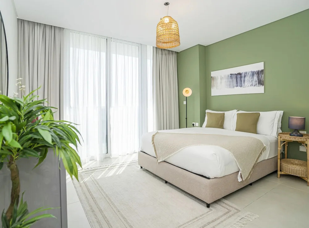 HomesGetaway-2BR Apt in 1 Residences