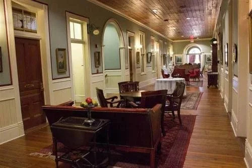 Ant Street Inn