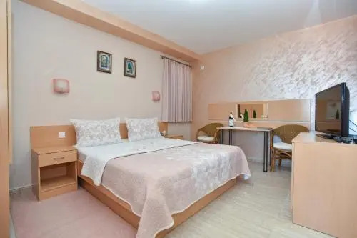 Apartments and Rooms Drago