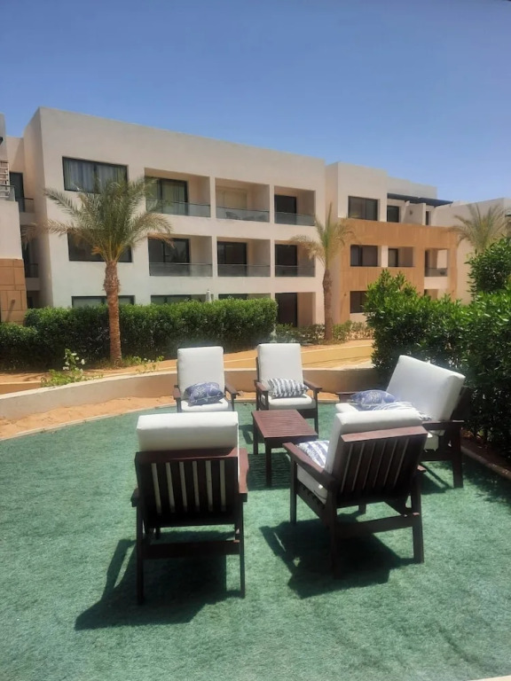 Whispering Waters, Two Bedroom With a Garden, Azha