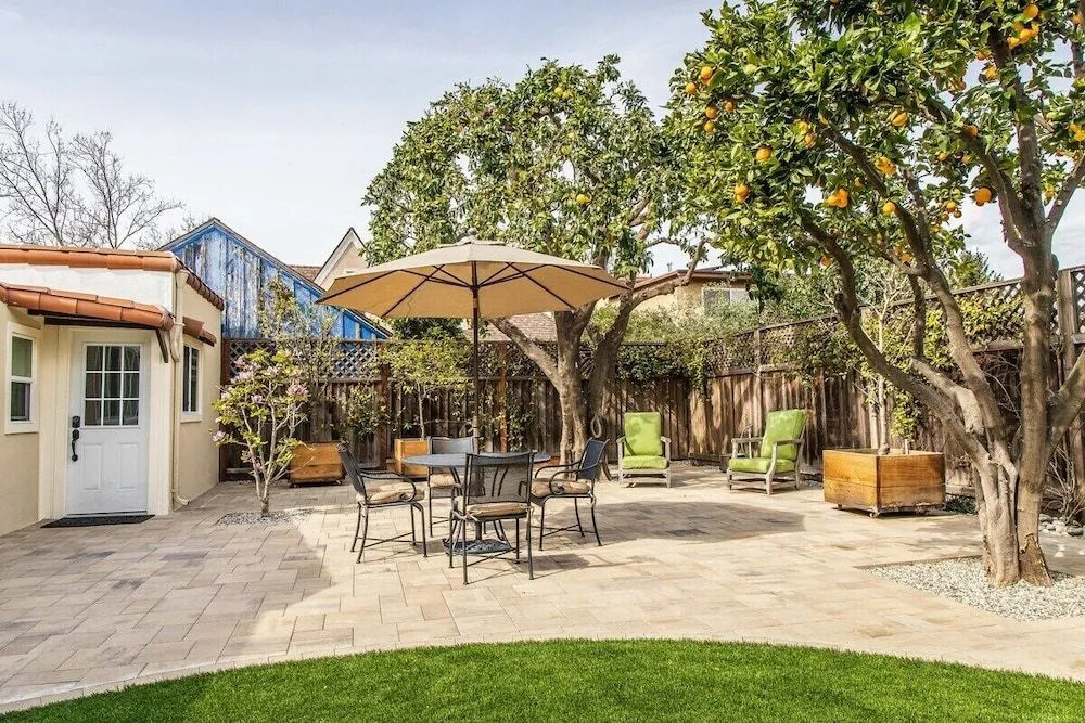 Stunning Rose Garden - San Jose Two Bedroom