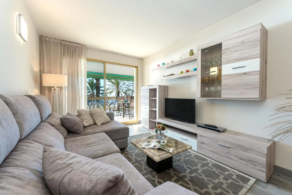 Apartment in front of the Beach