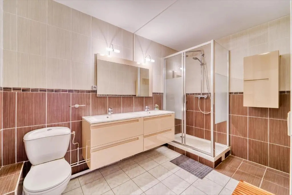 Chic and spacious apart with parking