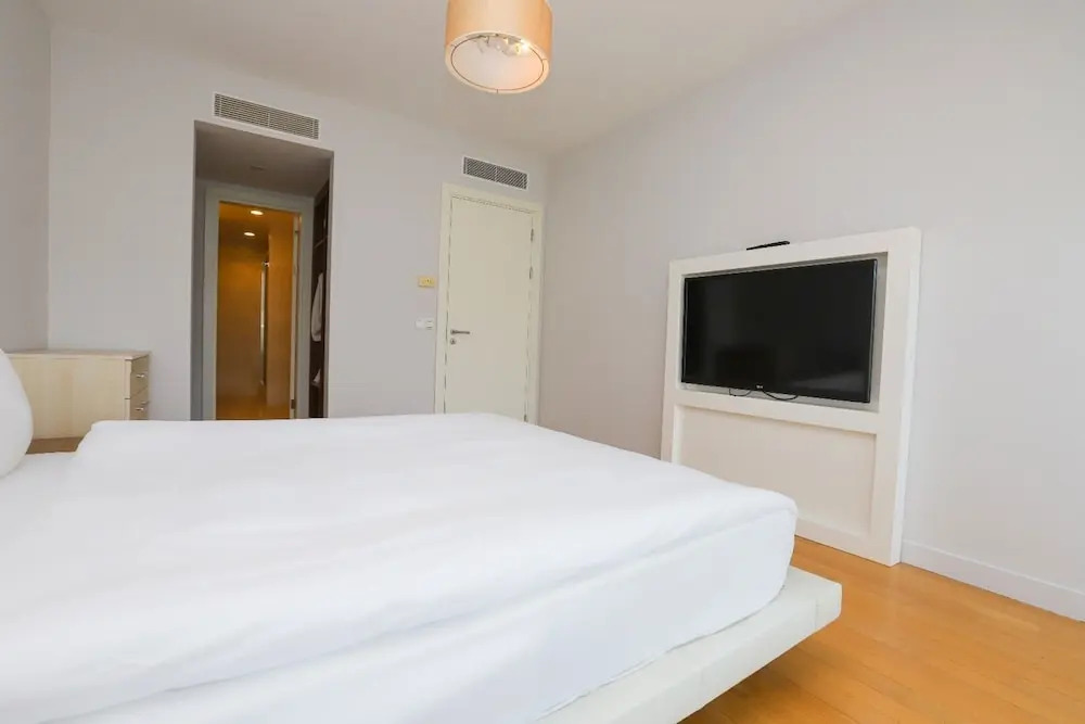 Private Garden Oasis in 4-bed Flat, With Hotel Perks