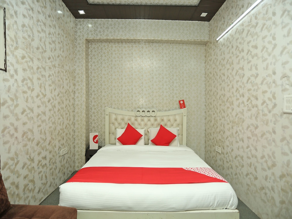 OYO 18530 Comfort Inn
