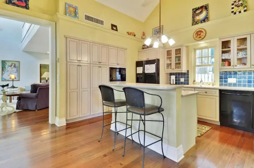 Easy Livin' by Avantstay Key West Home w/ Pool & BBQ Month Long Stays Only