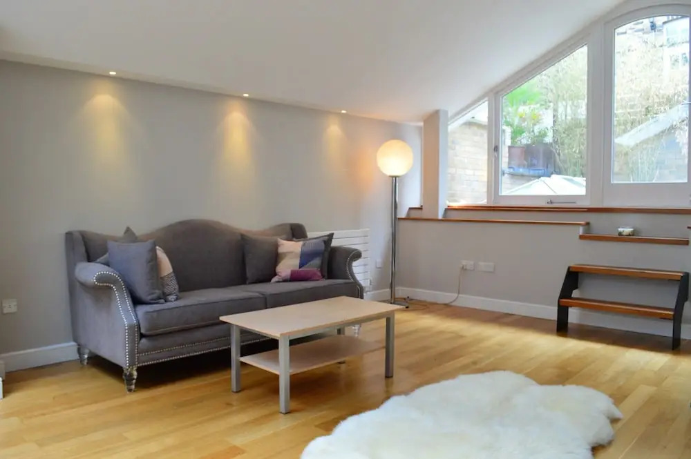 2 Bedroom Maisonette House Close to Hyde Park