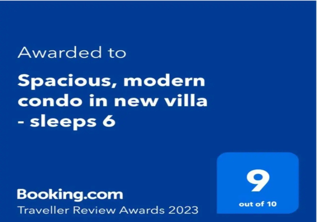 Spacious, modern condo in new villa - sleeps 6