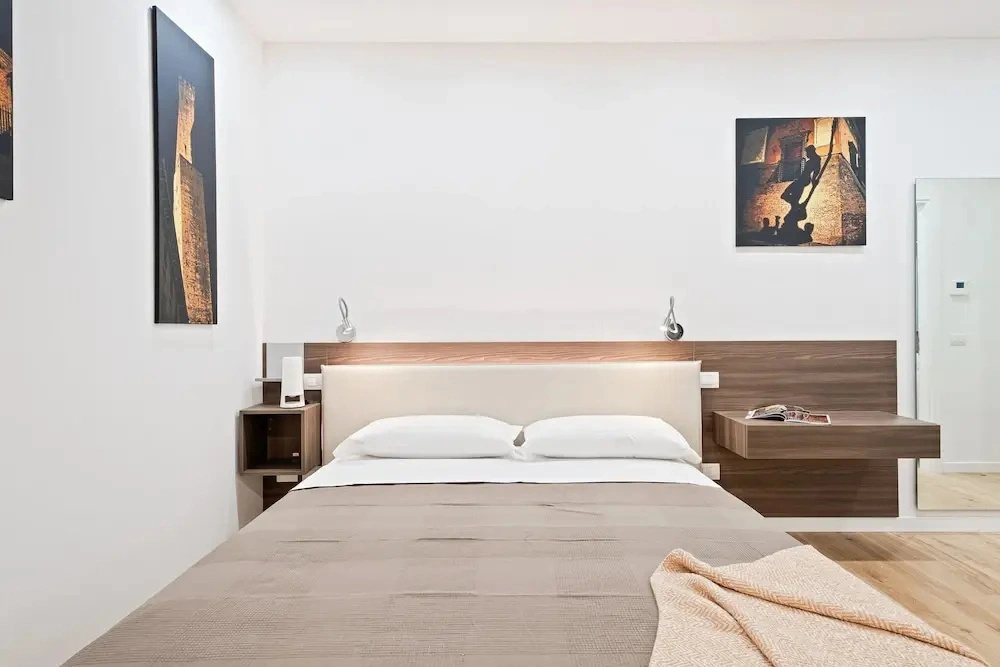 Due Torri Elegant Mini House