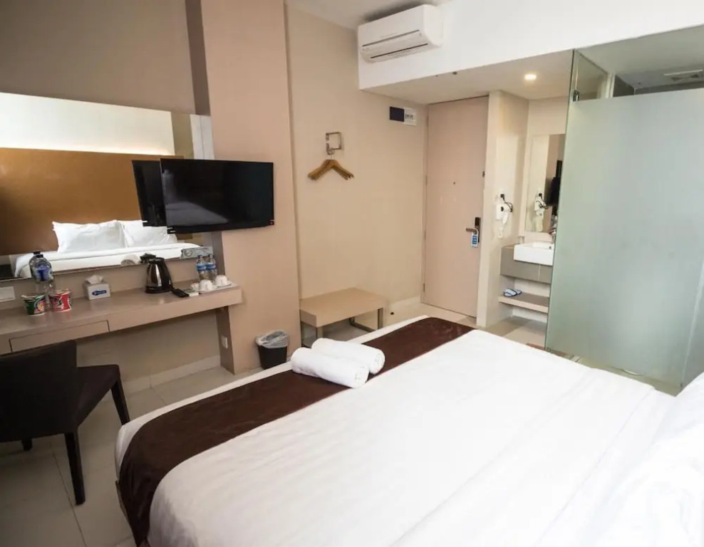 Sky Inn Express Hotel