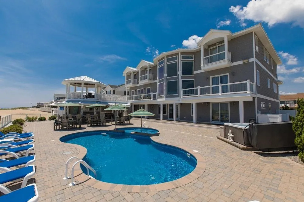 Royal Shell (formerly Lynnhaven Resort) - 10 Br Home