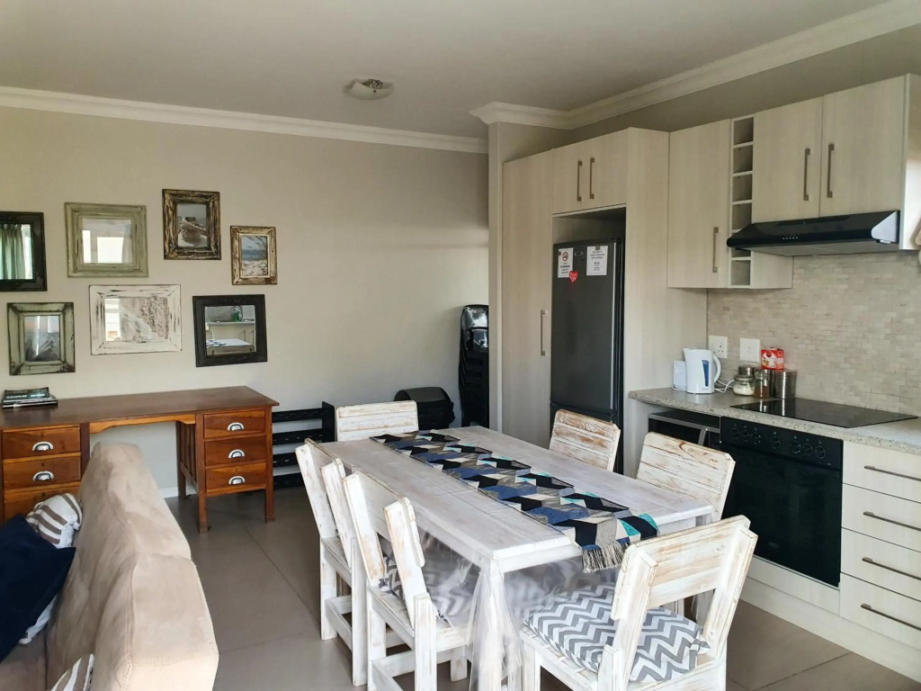 Acacia Four Seven Self-Catering
