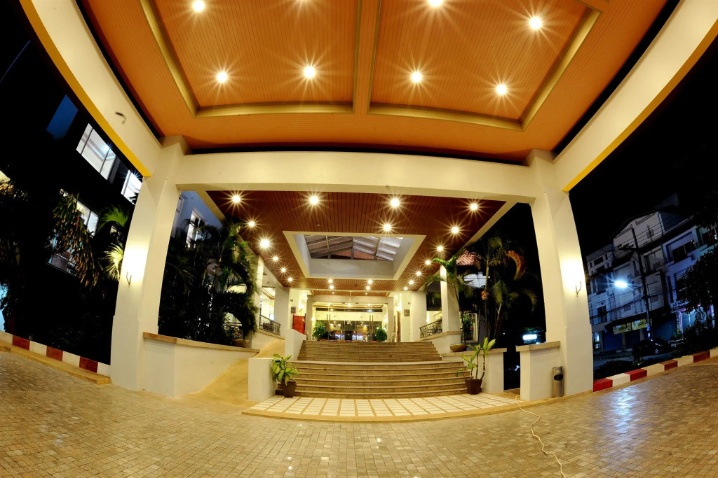 K Park Grand Hotel
