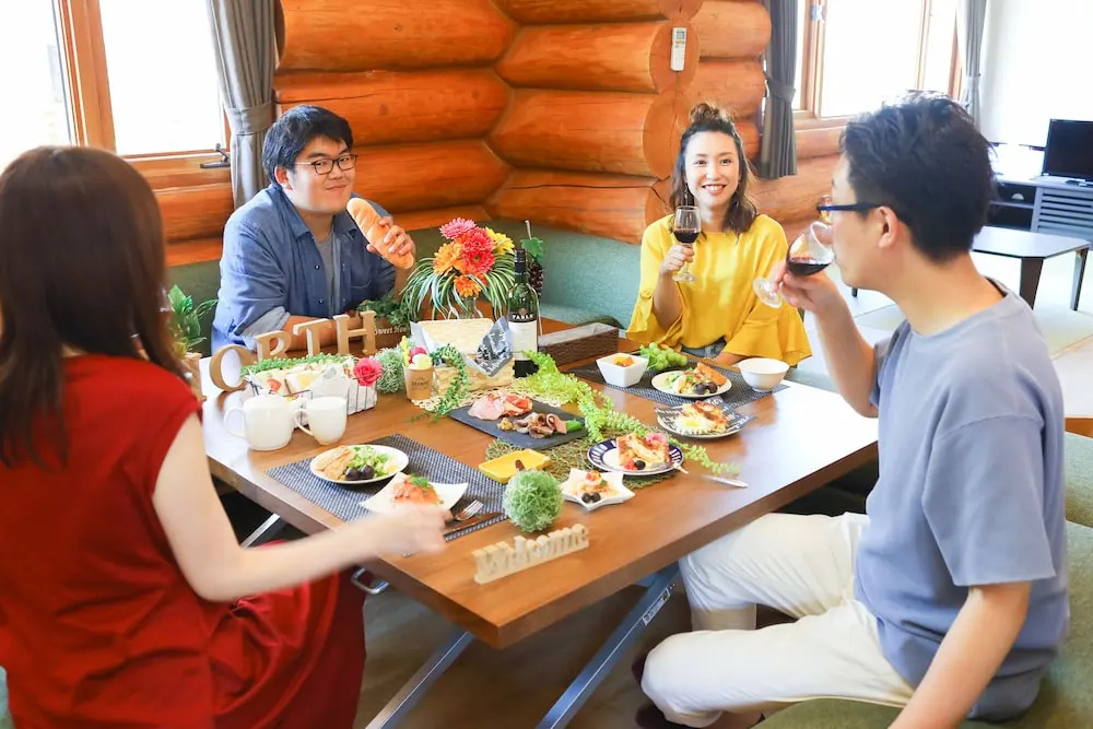 UCHI North Log Cabin
