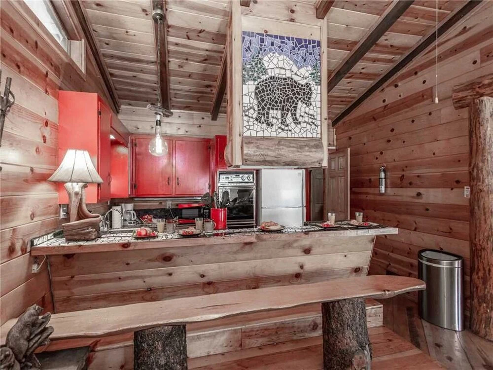Three Bears, 7 Bedrooms, Deck, Fireplace, Midtown, Grill, Sleeps 22
