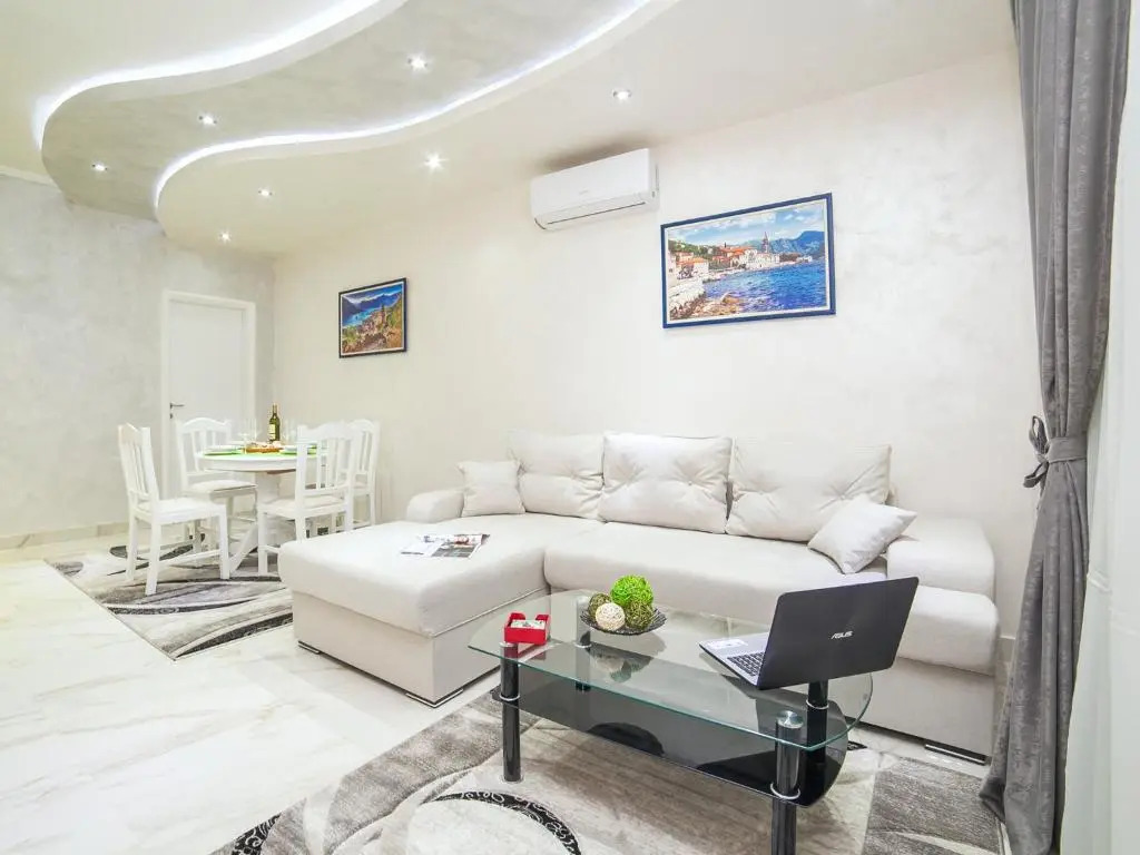 Apartment Lampion