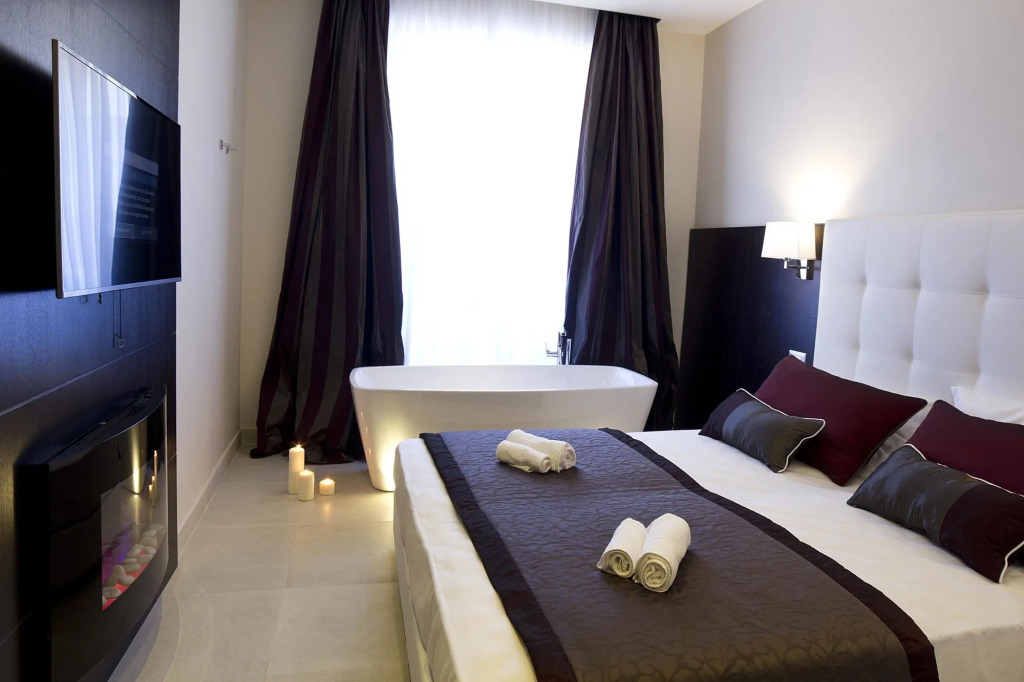 Roman Holidays Boutique