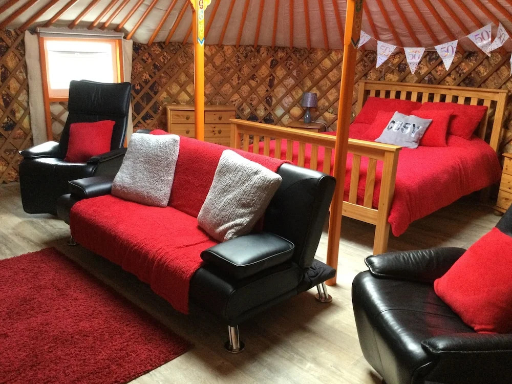 Orange Yurt With Hot Tub- Sleeps 4, Parking & Pets