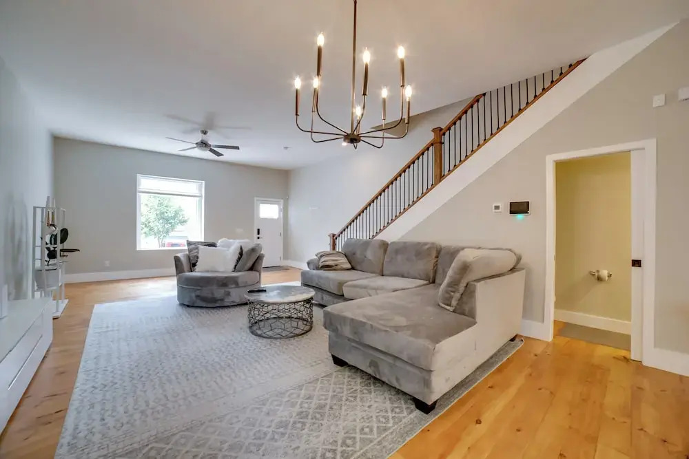Well-appointed Pittsburgh Home: 1 Mi to Dtwn!