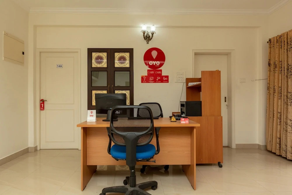 Cute Orange Service Apartments By OYO Rooms