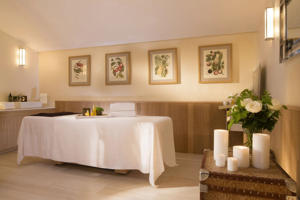 Hotel Monge