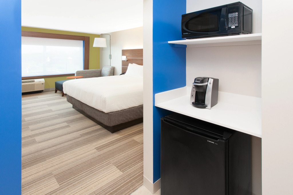 Holiday Inn Express & Suites - Sterling Heights-Detroit Area by IHG