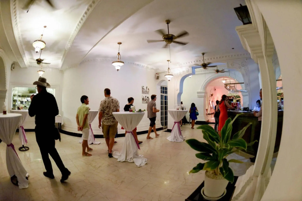 Le Hotel Hotel