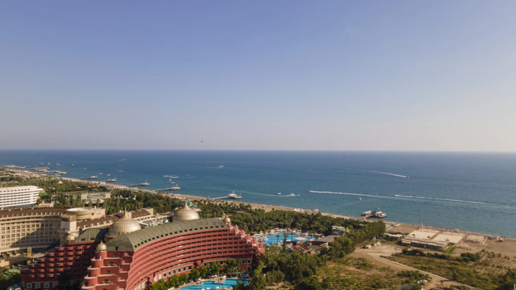 Modern Flat With Balcony Close to Beach in Aksu