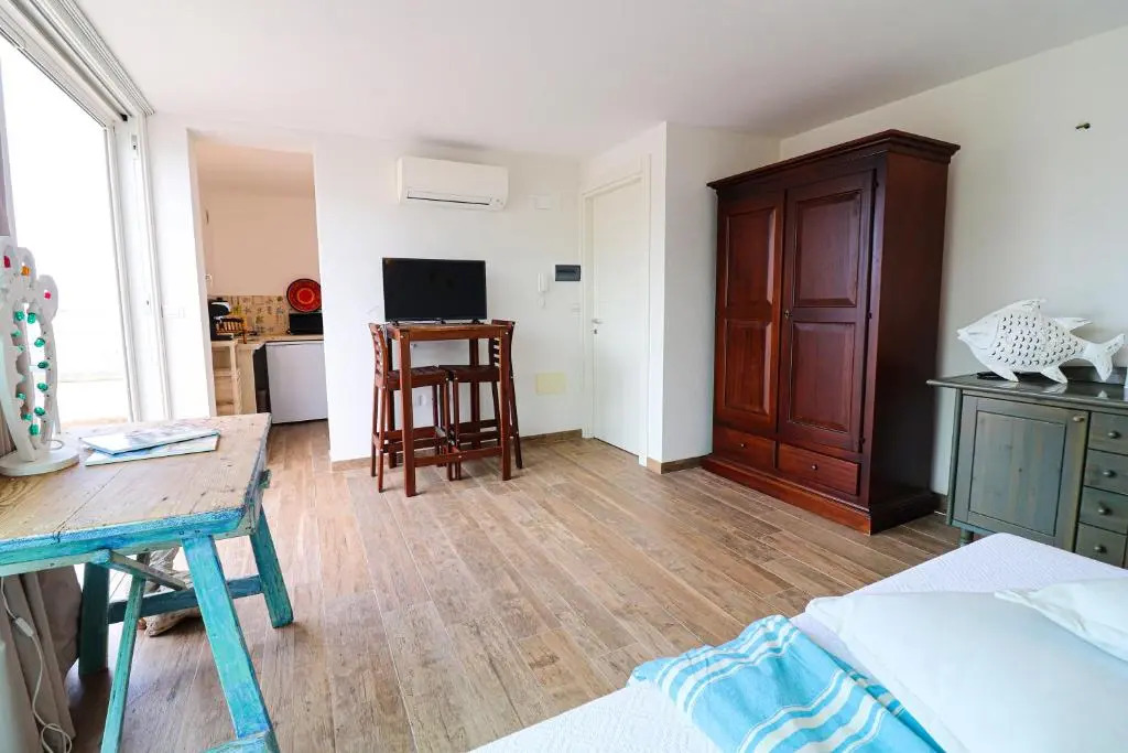 Sveva's Cozy Studio With sea View