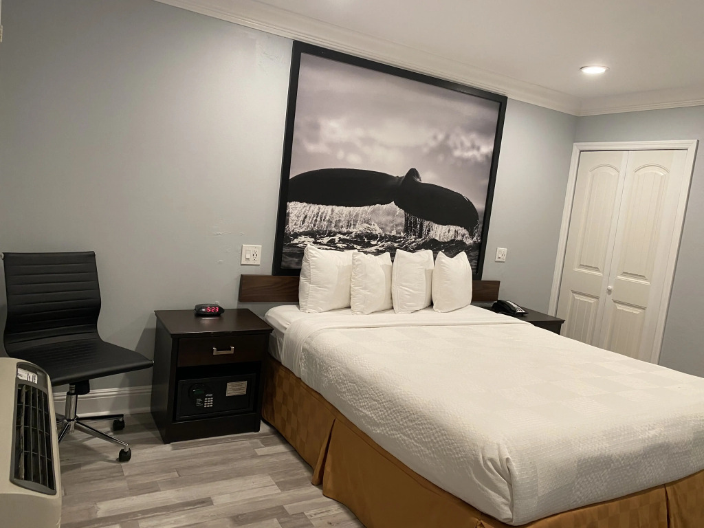 Aura Inn Monterey