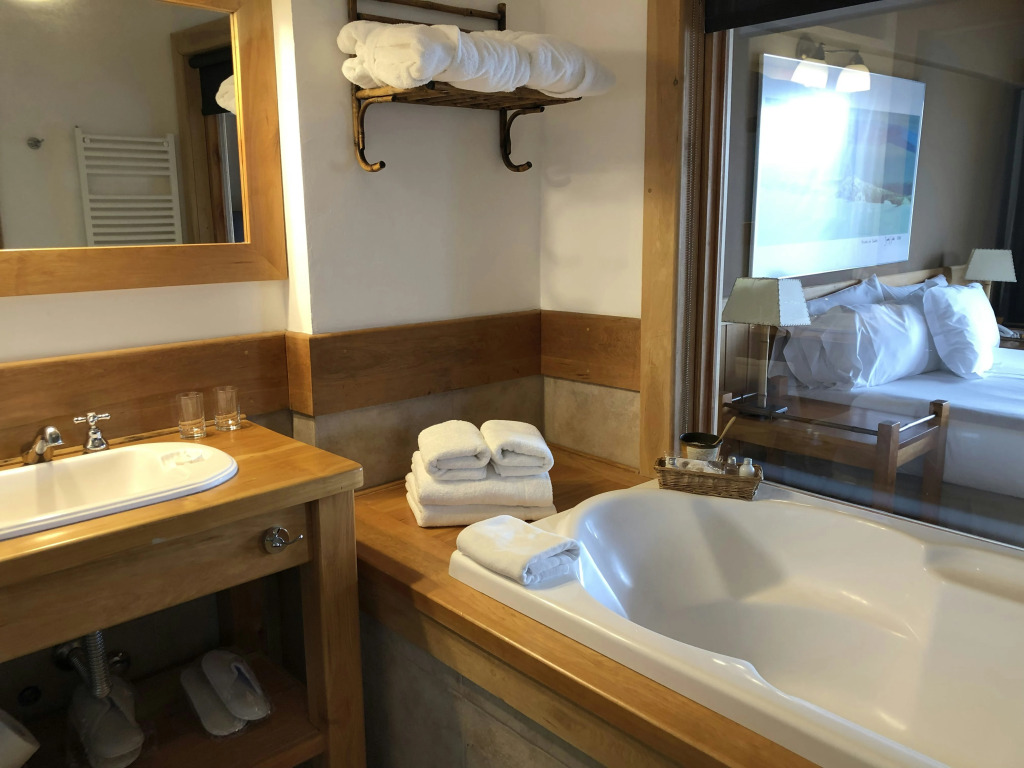 Correntoso Lake & River Hotel