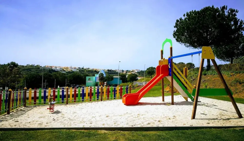 #010 Jardins Marina Holidays Flat with Shared Pool