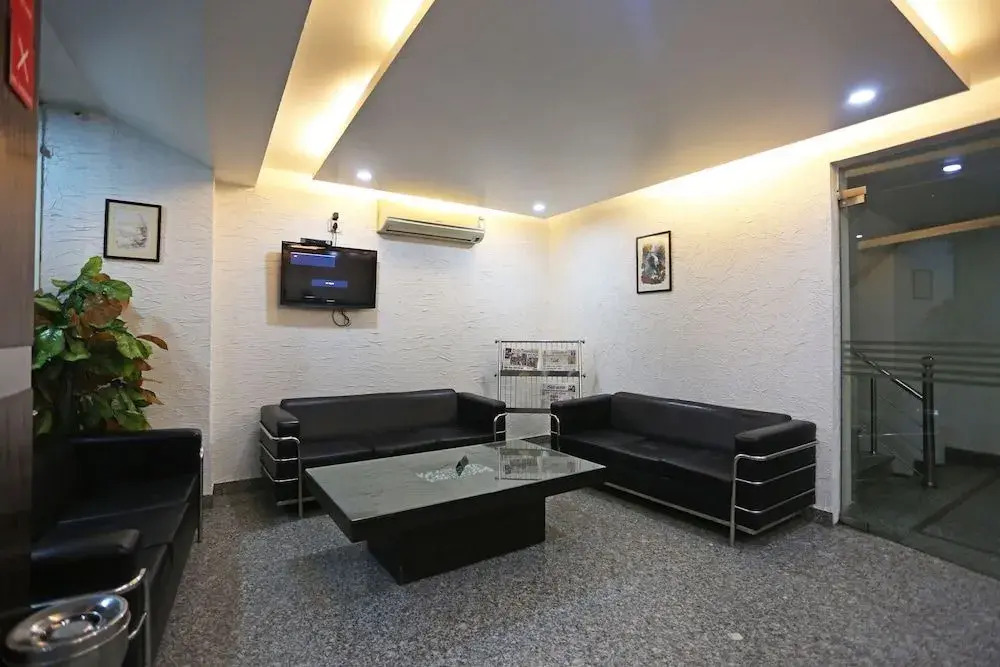 Oyo 19046 Hotel Airport Suites