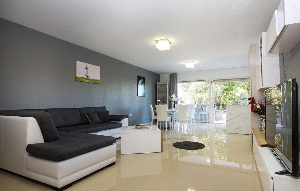 Stunning Apartment in Pjescana Uvala With 3 Bedrooms, Wifi and Outdoor Swimming Pool