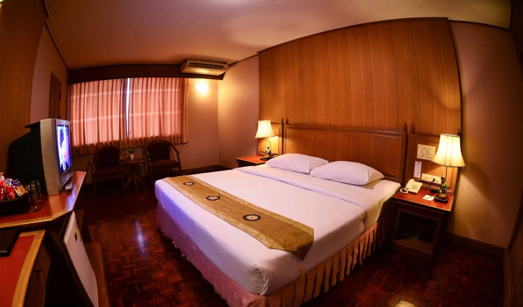Silom Village Inn