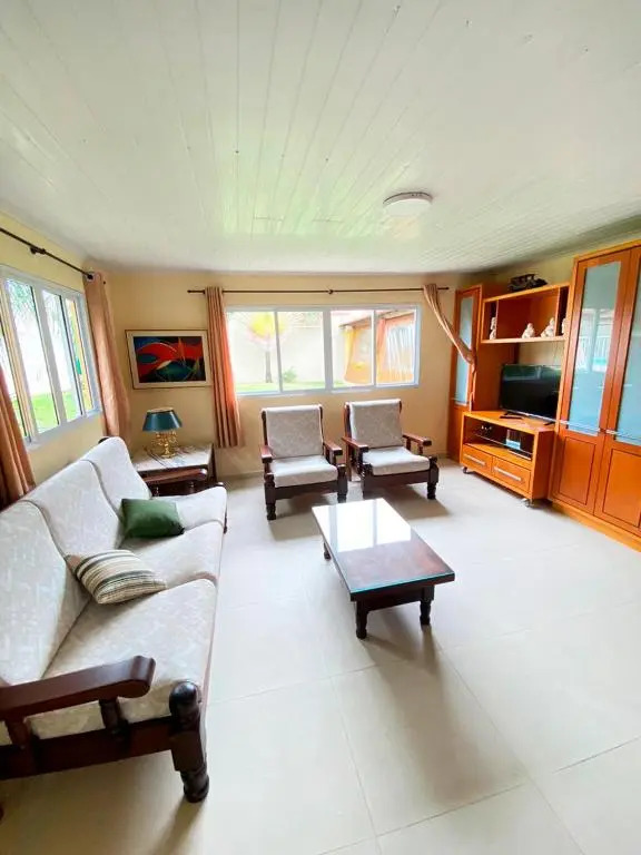 Incrivel casa a 65m da praia do Meaipe