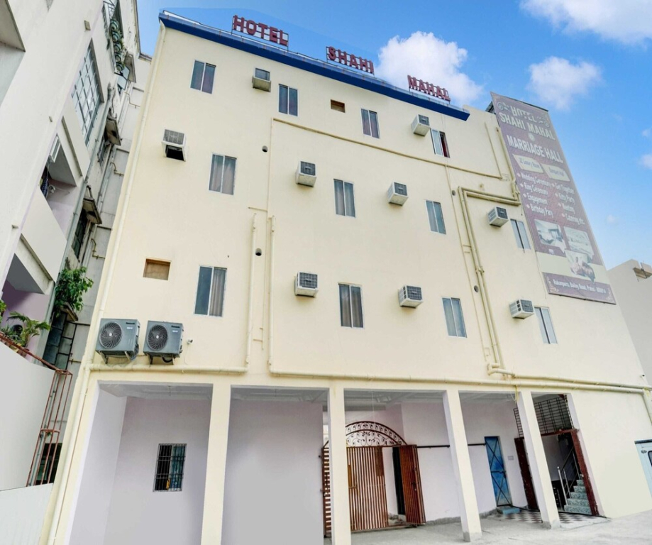 OYO 828246 Hotel Shahi Mahal
