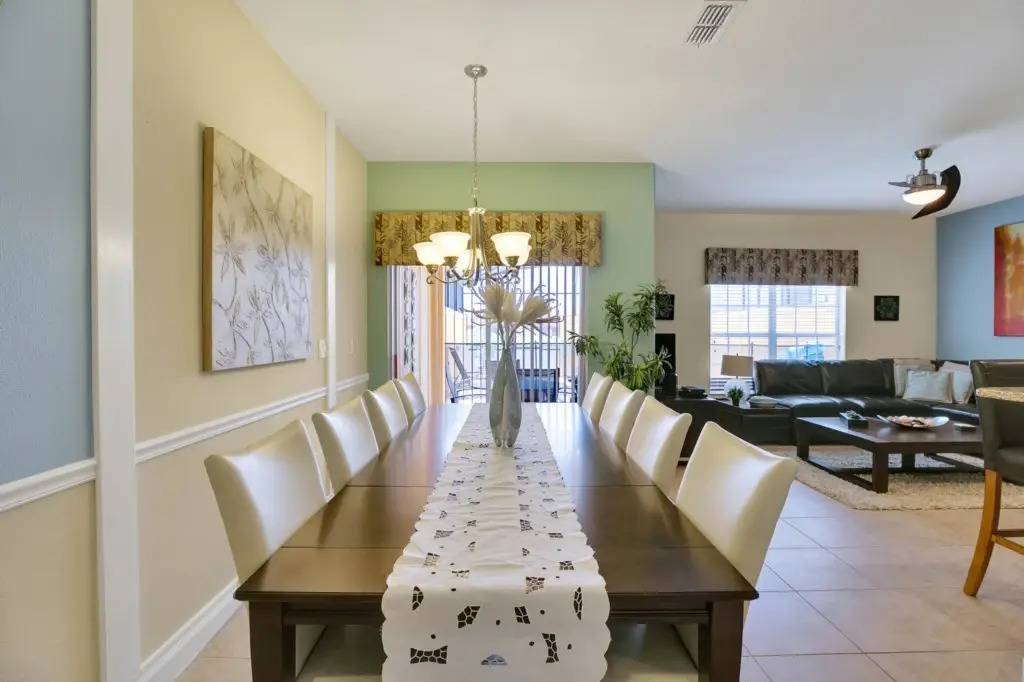 4 Bedrooms 3 Bathrooms Paradise Palms 8881 Cp