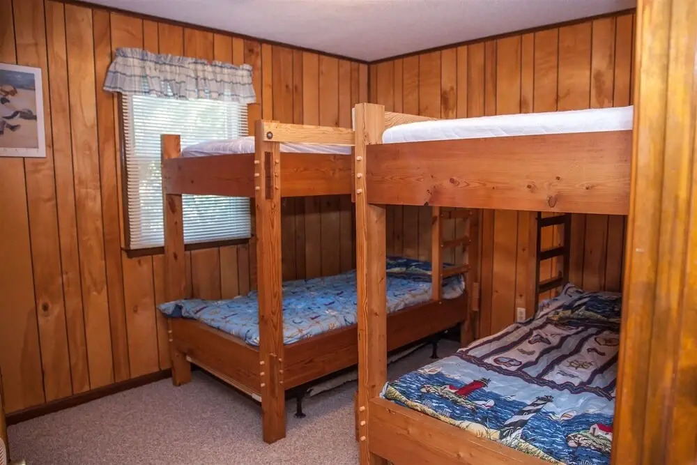 Beachbux 3 Bedroom Cottage by RedAwning