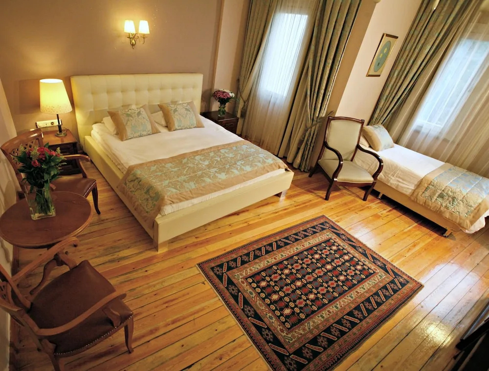 Seven Hills Boutique Hotel