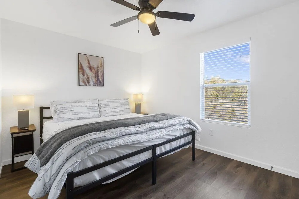 New Listing Vineyard Valley Views - Balcony